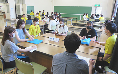 在校生スタッフとの懇親会